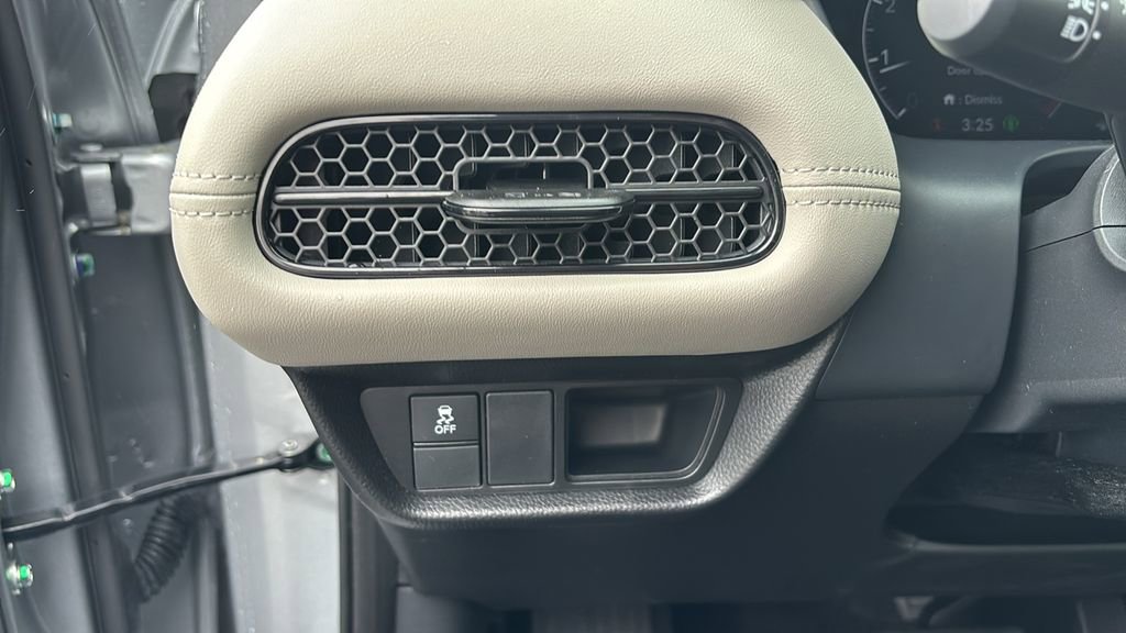 Certified 2025 Honda HR-V LX image 15