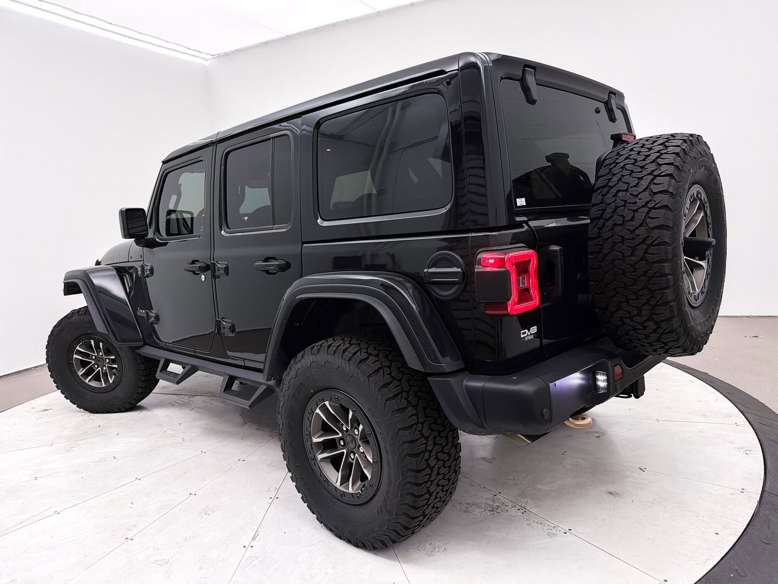 Used 2024 Jeep Wrangler Unlimited Rubicon 392 AWD/4WD image 8