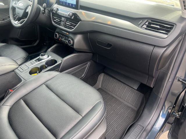 Certified 2022 Ford Escape Titanium w/ Class II Trailer Tow Package image 33