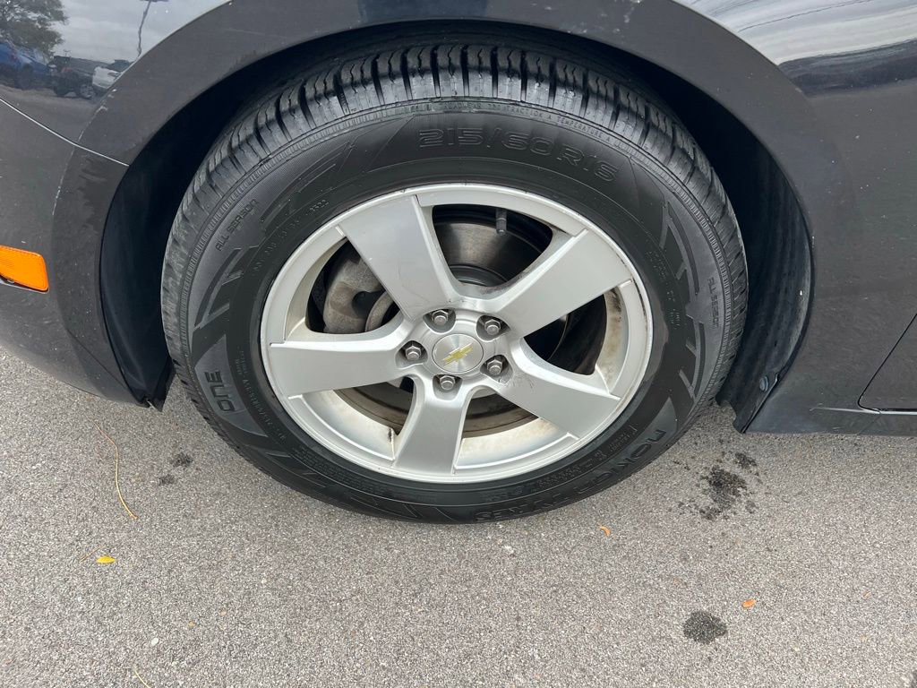 Used 2015 Chevrolet Cruze LT image 12