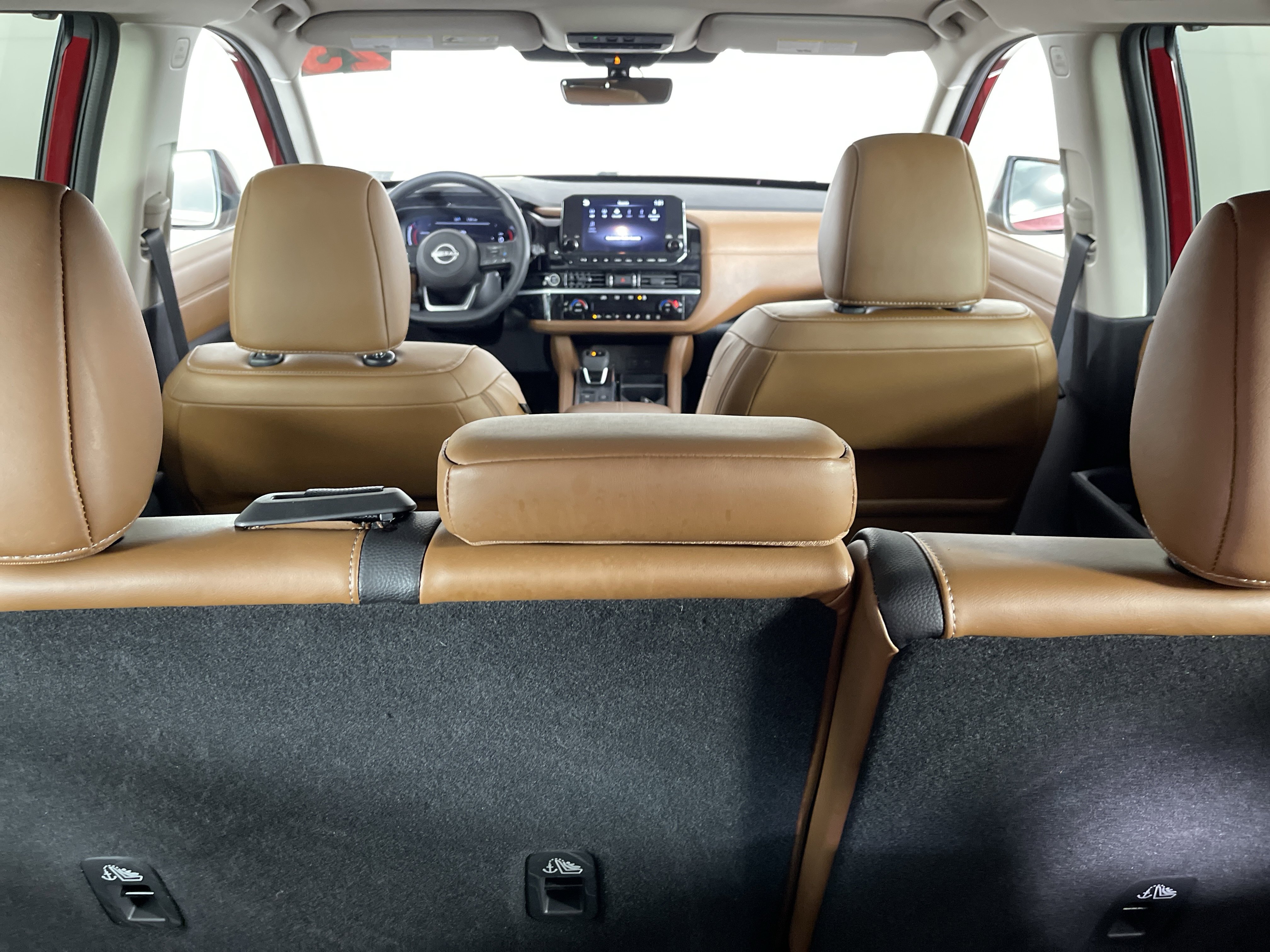 Used 2023 Nissan Pathfinder Platinum w/ Cargo Package image 18