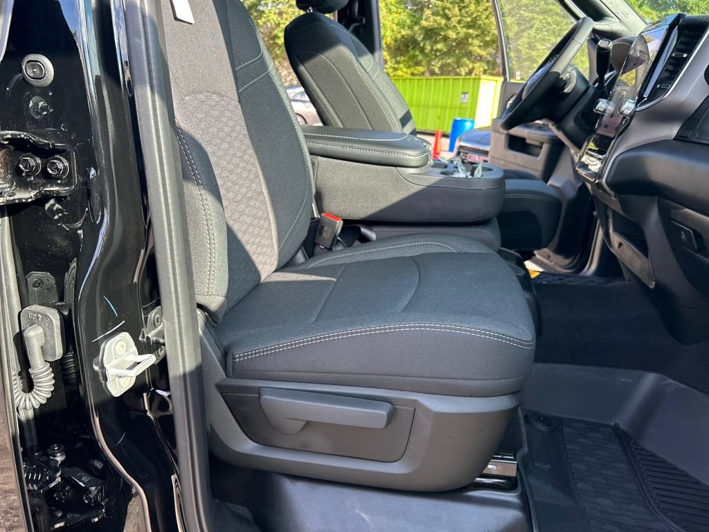 New 2026 RAM 2500 Big Horn AWD/4WD image 29
