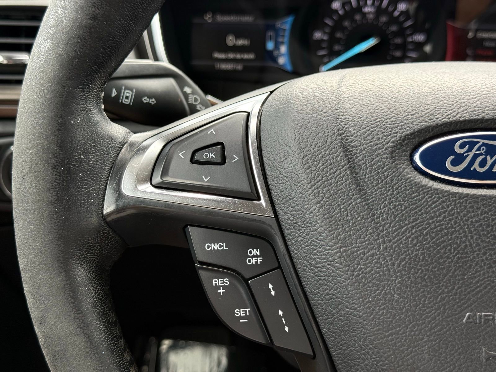 Used 2017 Ford Fusion SE w/ Equipment Group 602A FWD image 25