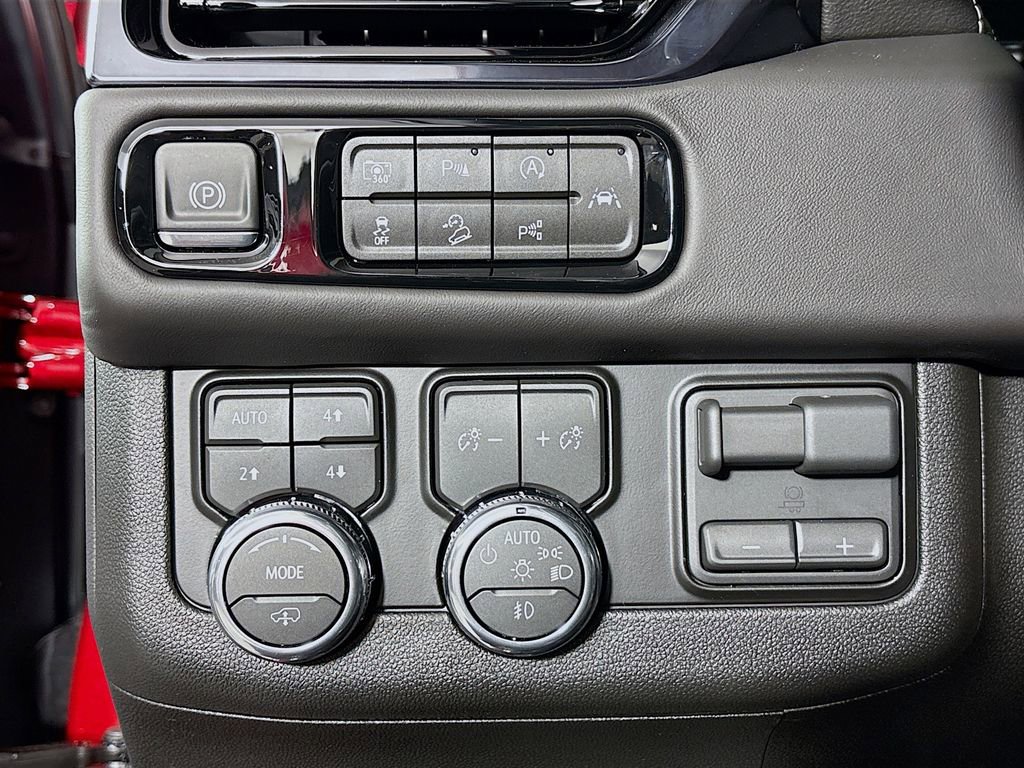 New 2026 GMC Yukon AT4 Ultimate w/ LPO, Floor Liner Package image 10