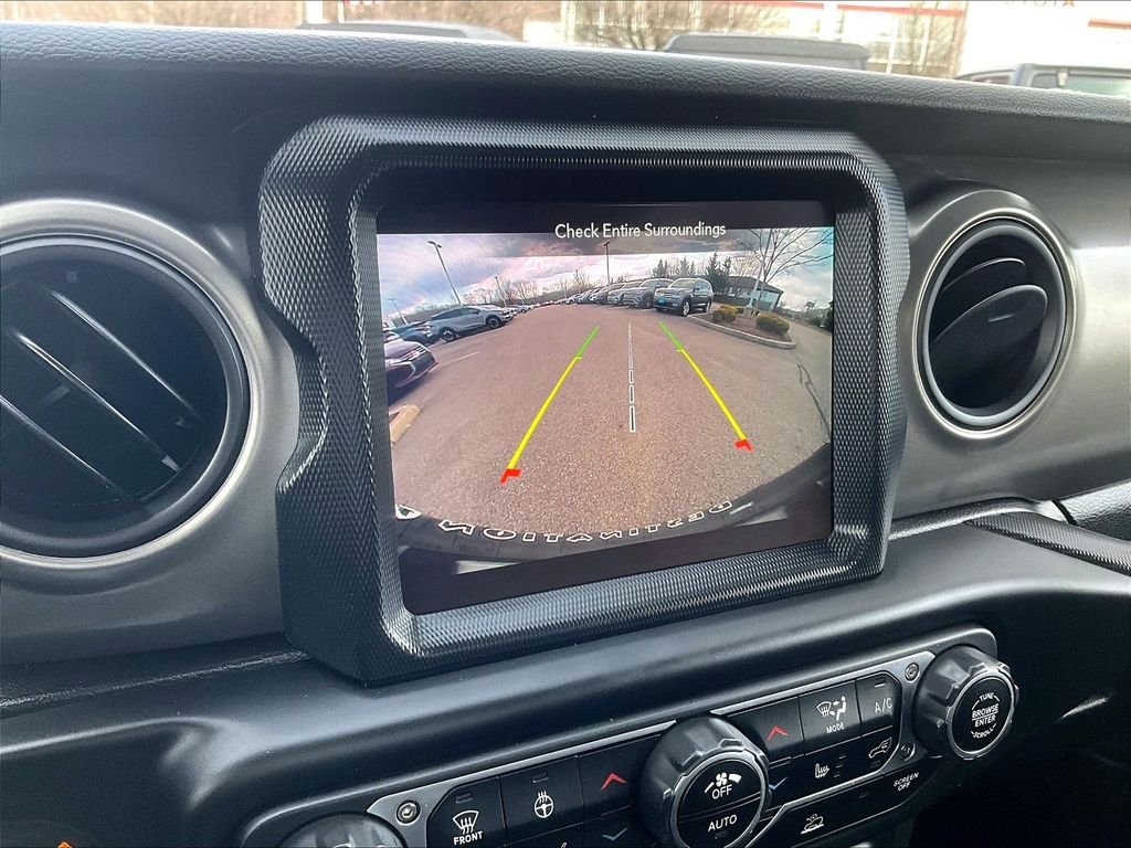 Used 2023 Jeep Wrangler Unlimited w/ Cold Weather Group AWD/4WD image 19