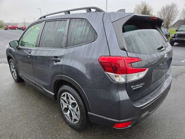 Used 2023 Subaru Forester Premium image 11