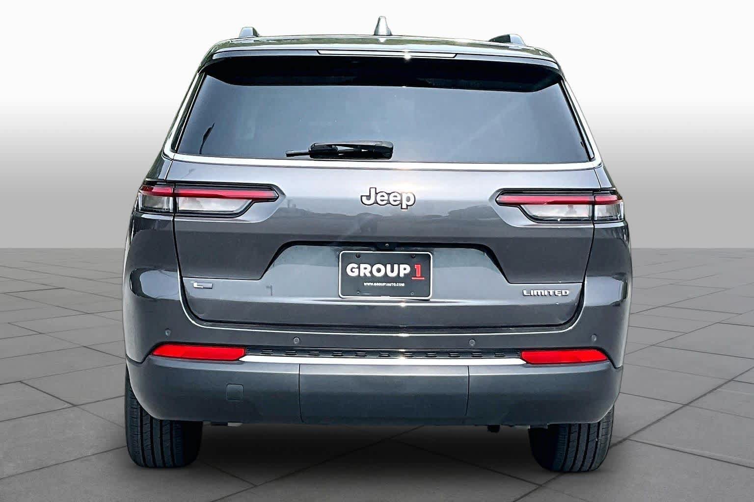 Used 2022 Jeep Grand Cherokee L Limited RWD image 5