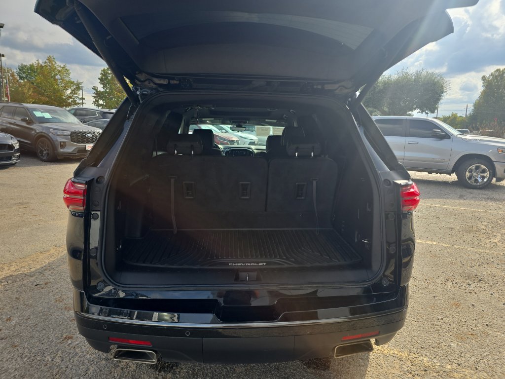 Used 2023 Chevrolet Traverse Premier w/ Redline Edition image 19
