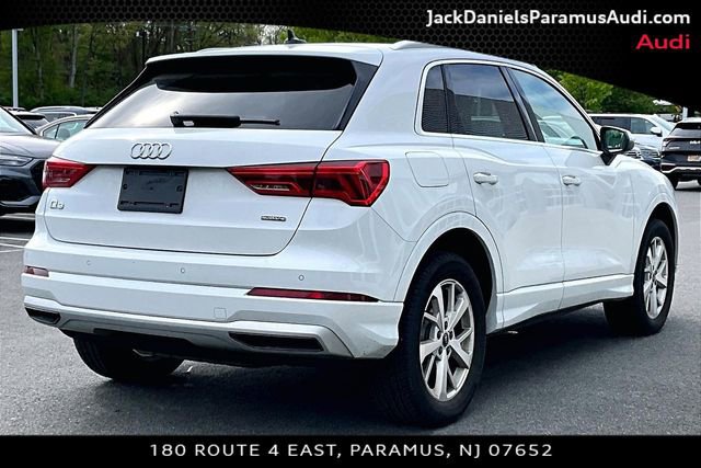 Used 2023 Audi Q3 2.0T Premium w/ Convenience Package AWD/4WD image 2