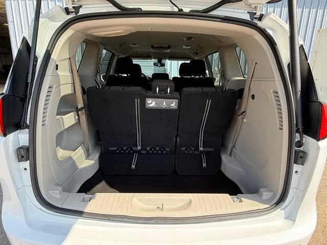 Used 2018 Chrysler Pacifica Touring Plus w/ Tire & Wheel Group FWD image 25