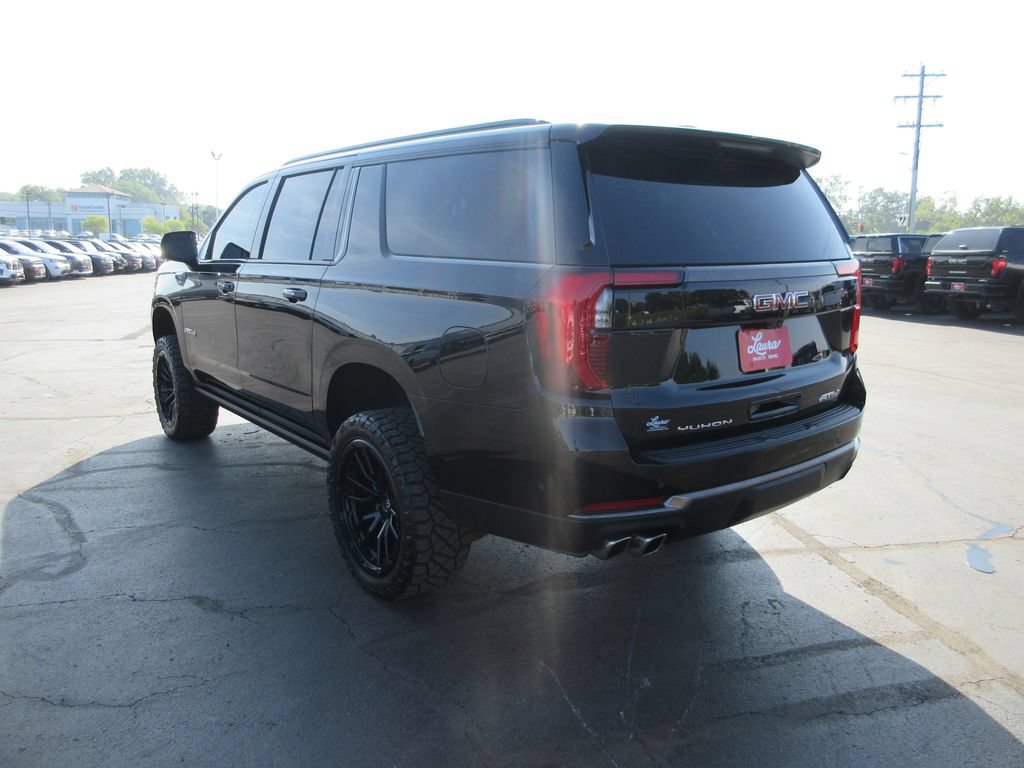 Used 2025 GMC Yukon XL AT4 Ultimate AWD/4WD image 8