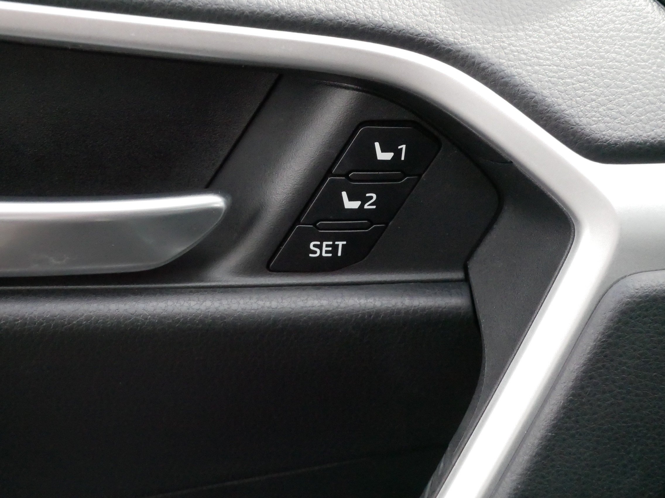 Certified 2023 Toyota RAV4 XLE Premium AWD/4WD image 19
