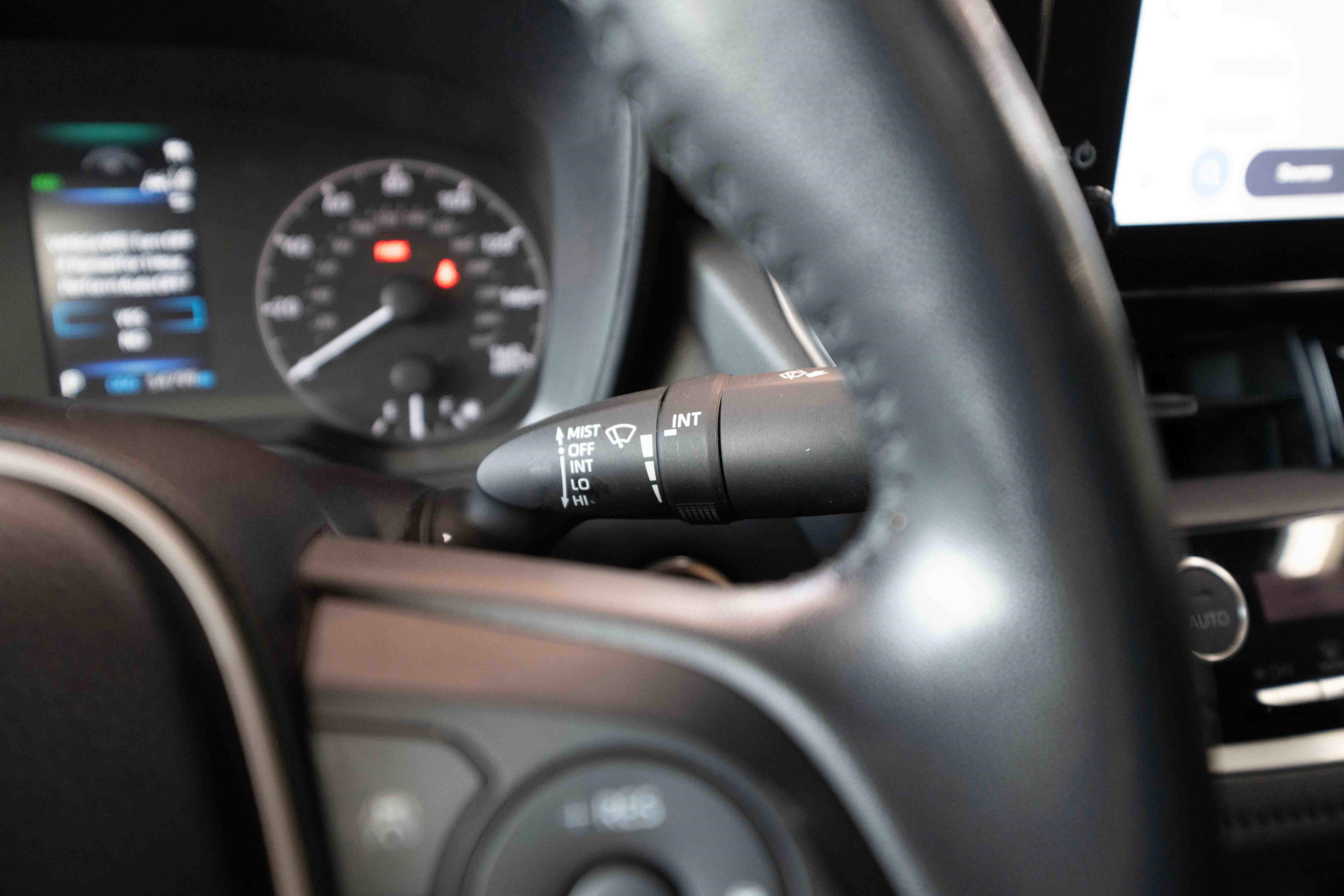 Used 2024 Toyota Corolla SE w/ SE Premium Package image 14