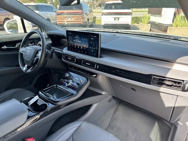 Certified 2021 Lincoln Nautilus Reserve w/ Equipment Group 201A image 23