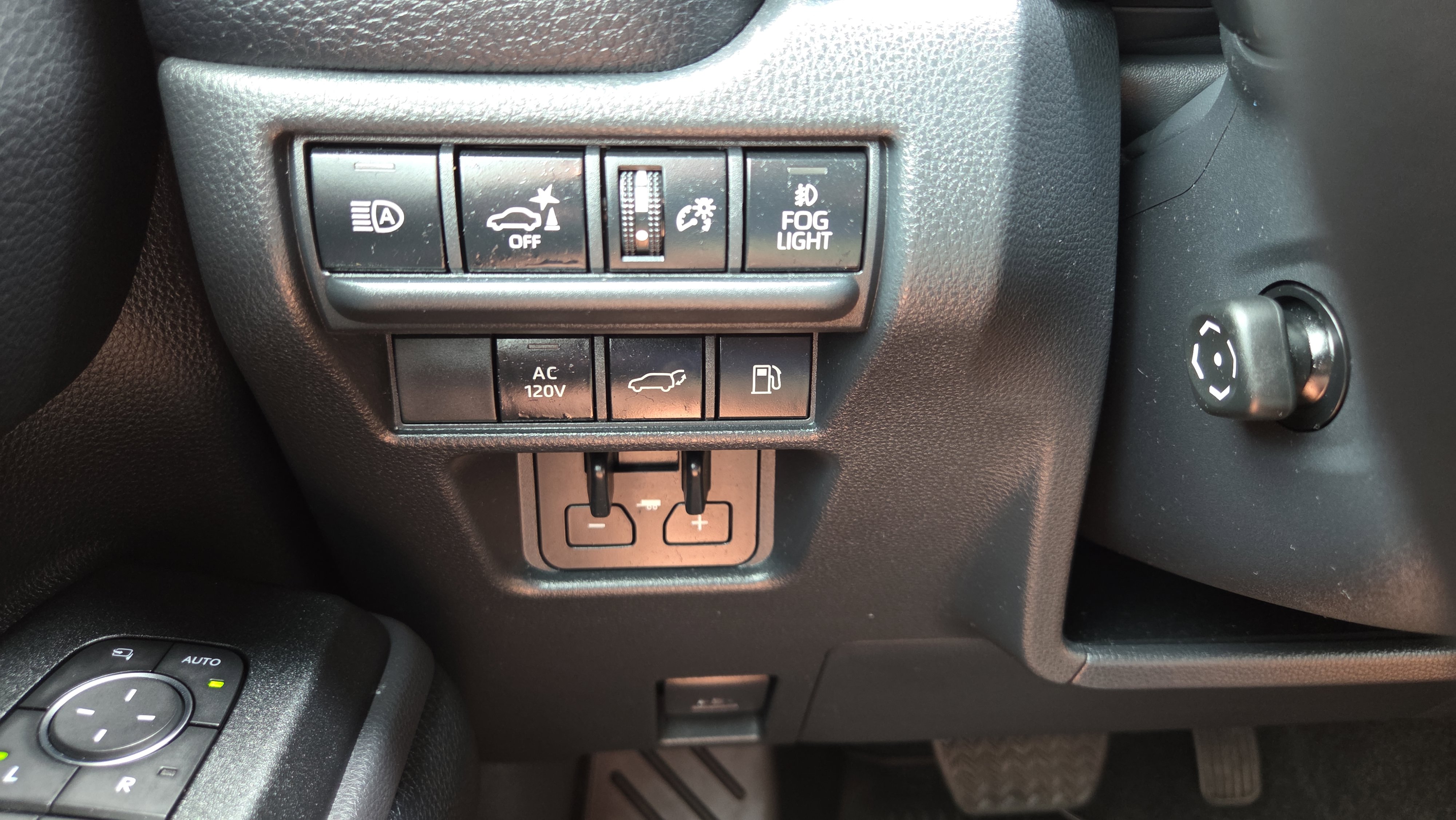 Used 2025 Toyota Land Cruiser w/ Premium Package AWD/4WD image 20