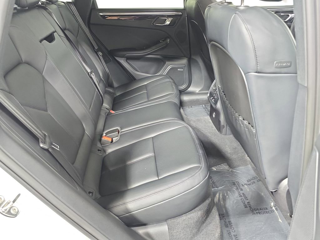 Certified 2025 Porsche Macan image 26