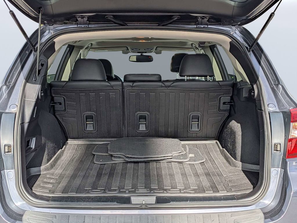 Used 2016 Subaru Outback 2.5i Limited image 12