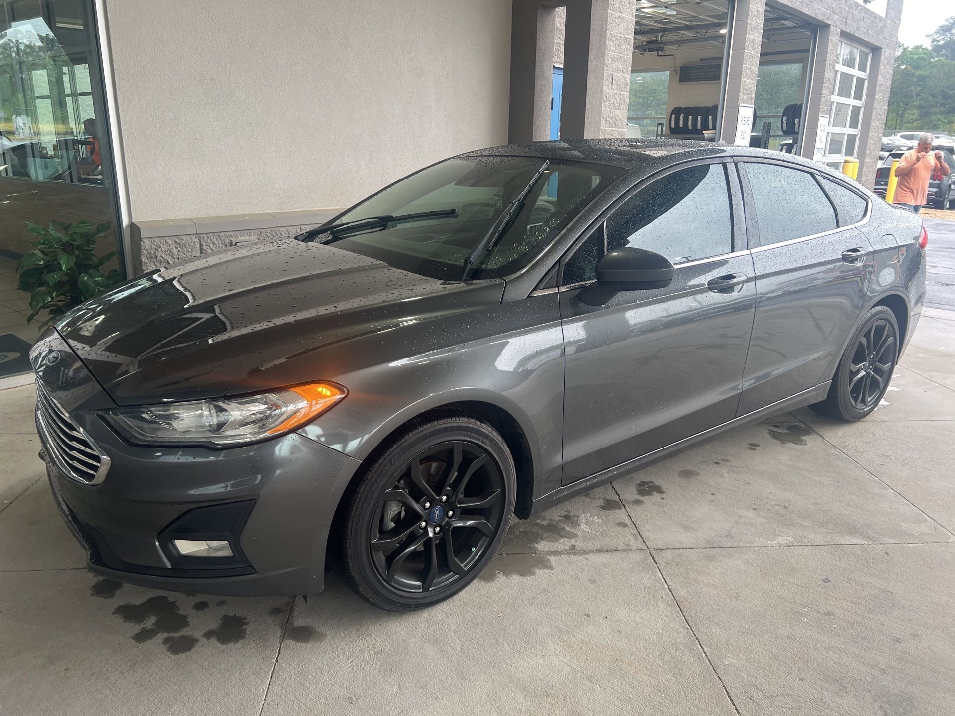 Used 2019 Ford Fusion SE w/ Equipment Group 151A FWD image 1