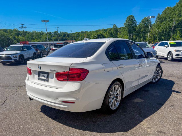 Used 2016 BMW 320i Sedan RWD image 4