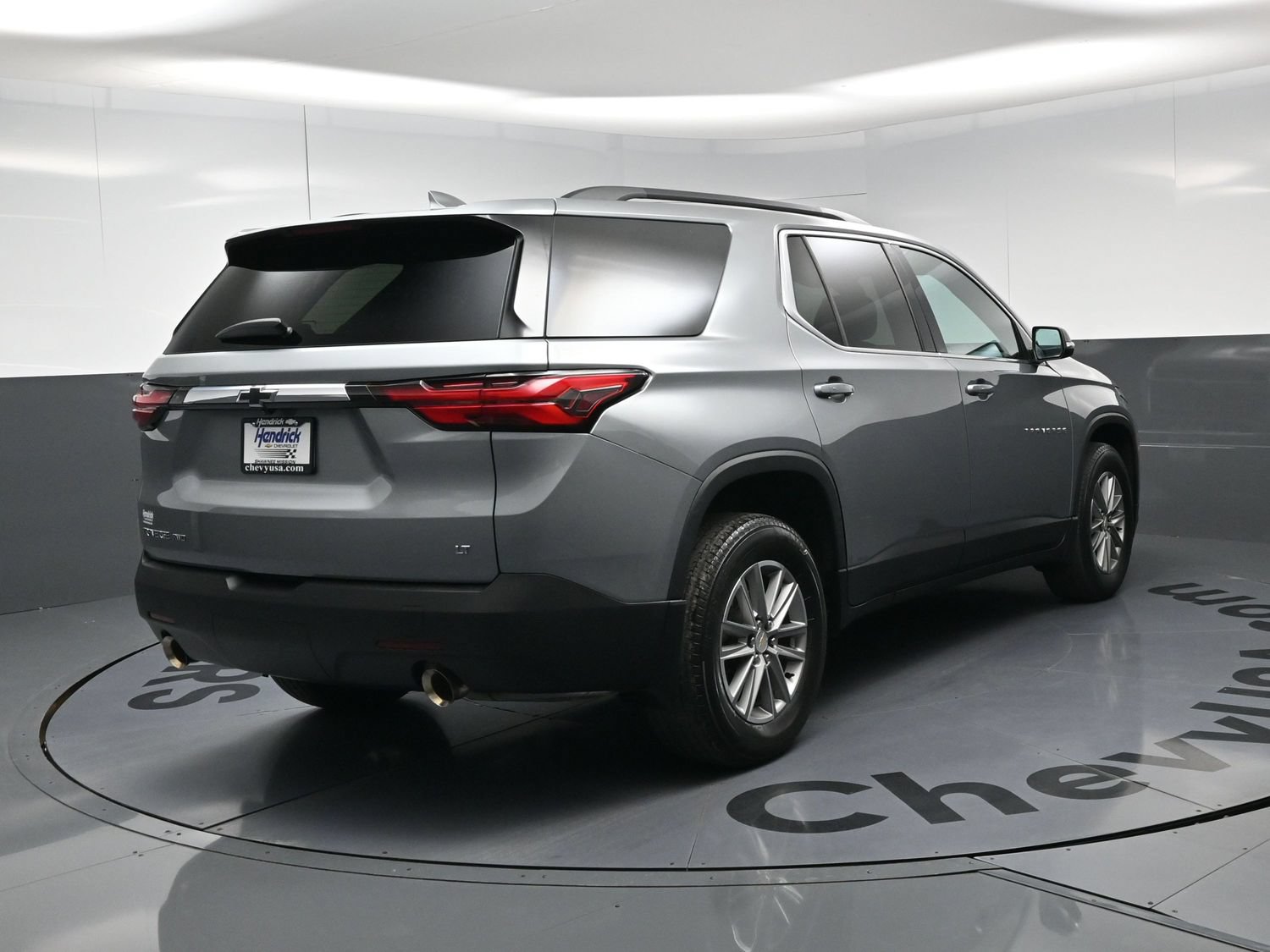 Used 2023 Chevrolet Traverse LT AWD/4WD image 9