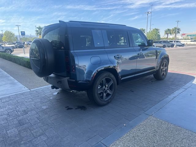 Used 2024 Land Rover Defender 110 X-Dynamic SE image 5