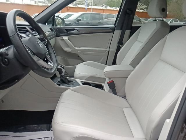 Used 2023 Volkswagen Tiguan SE R-Line image 16