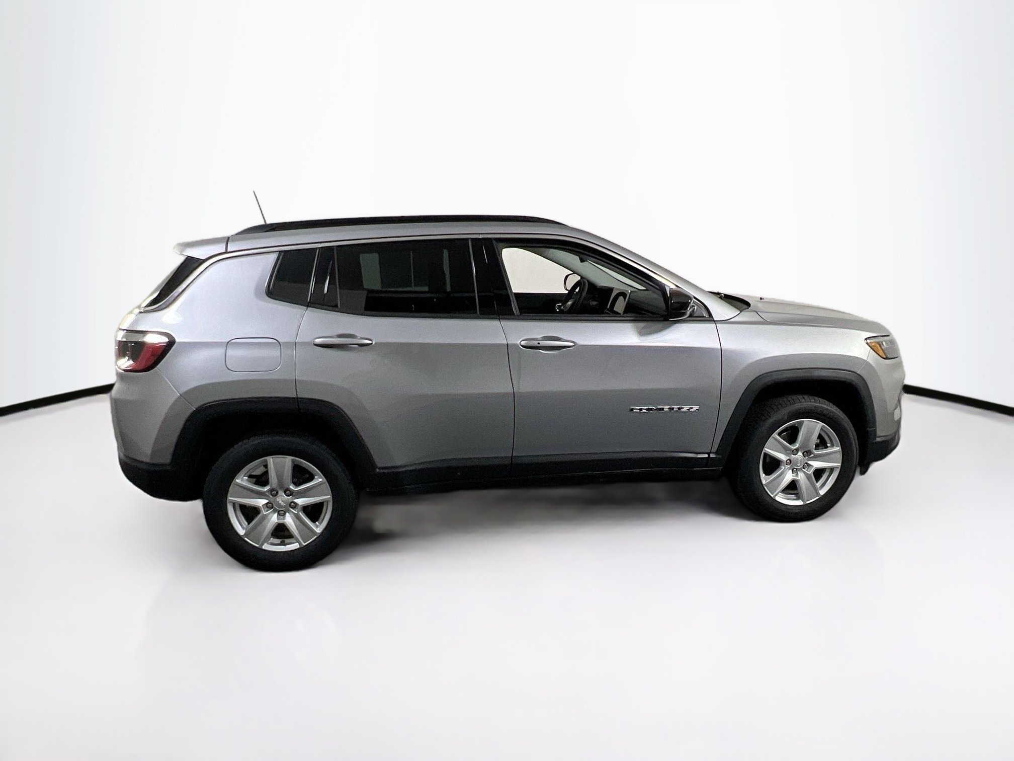 Used 2022 Jeep Compass Latitude AWD/4WD image 4