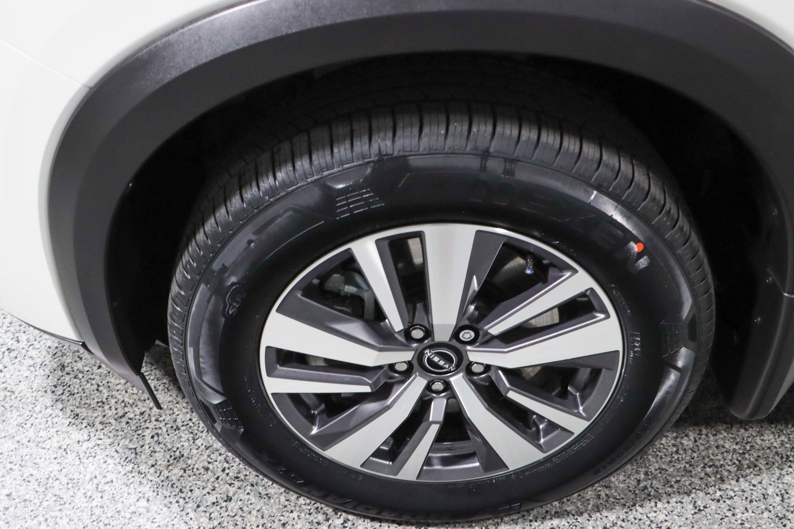 Used 2023 Nissan Pathfinder SL w/ Lighting Package (N92) image 11