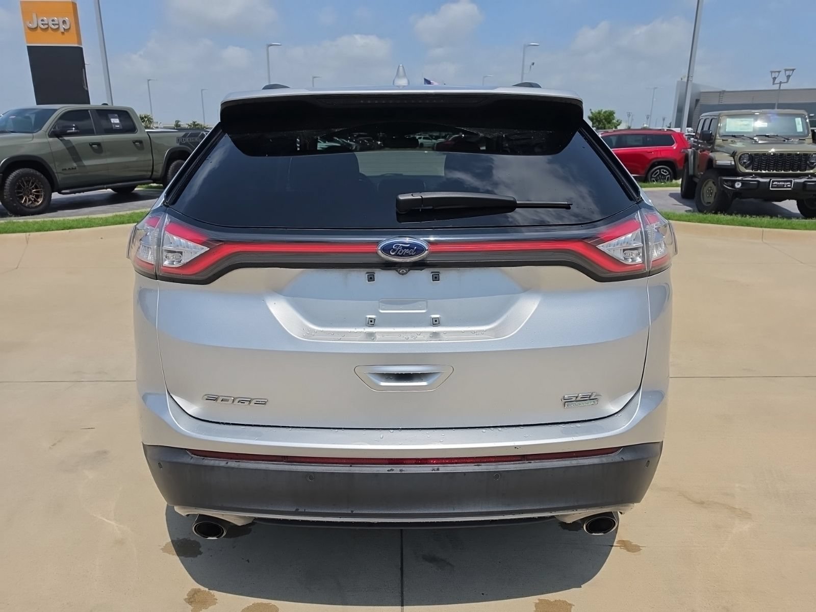 Used 2018 Ford Edge SEL w/ Equipment Group 201A FWD image 4
