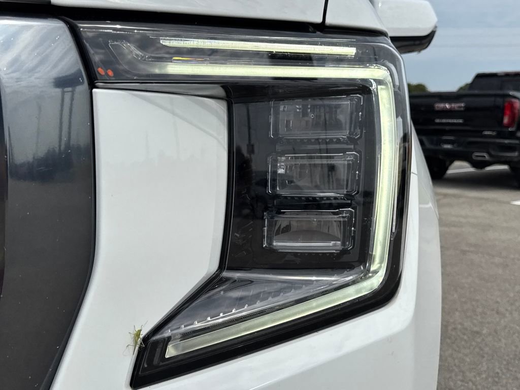 Used 2022 GMC Yukon AT4 image 10