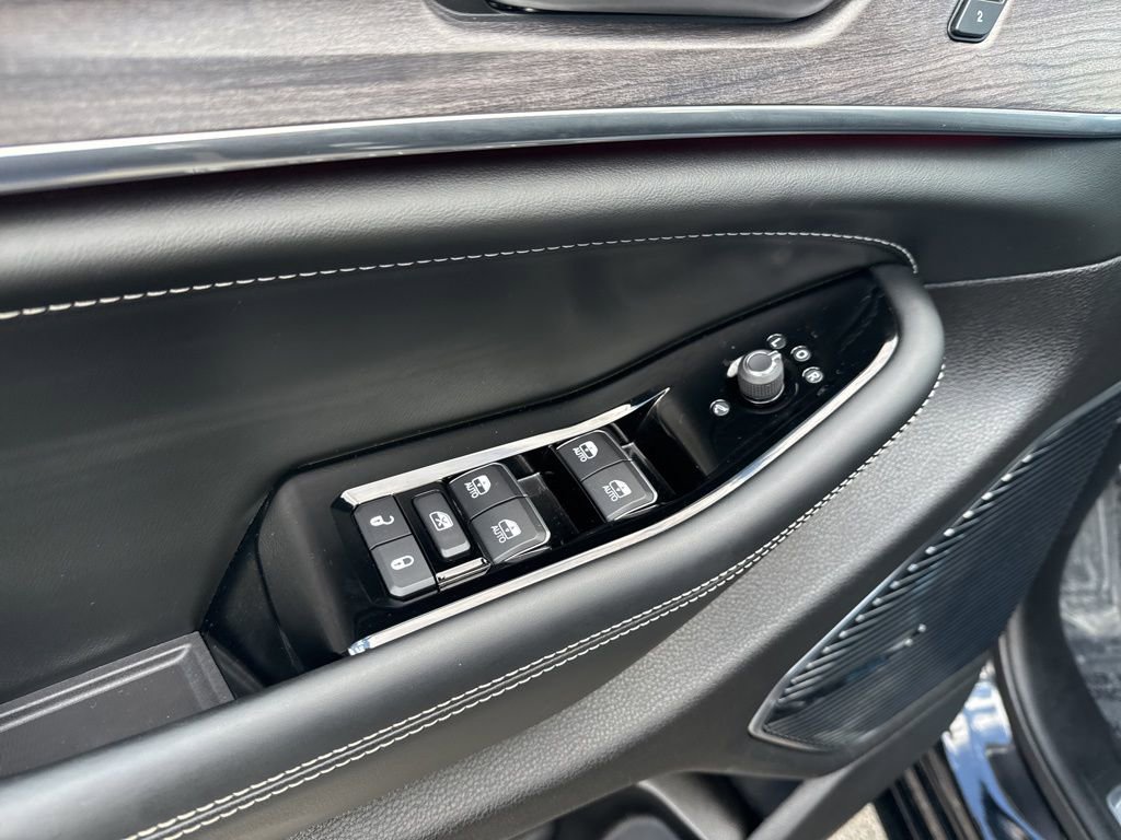 Certified 2023 Jeep Grand Cherokee L Overland w/ Rear Seat Video Group I image 21