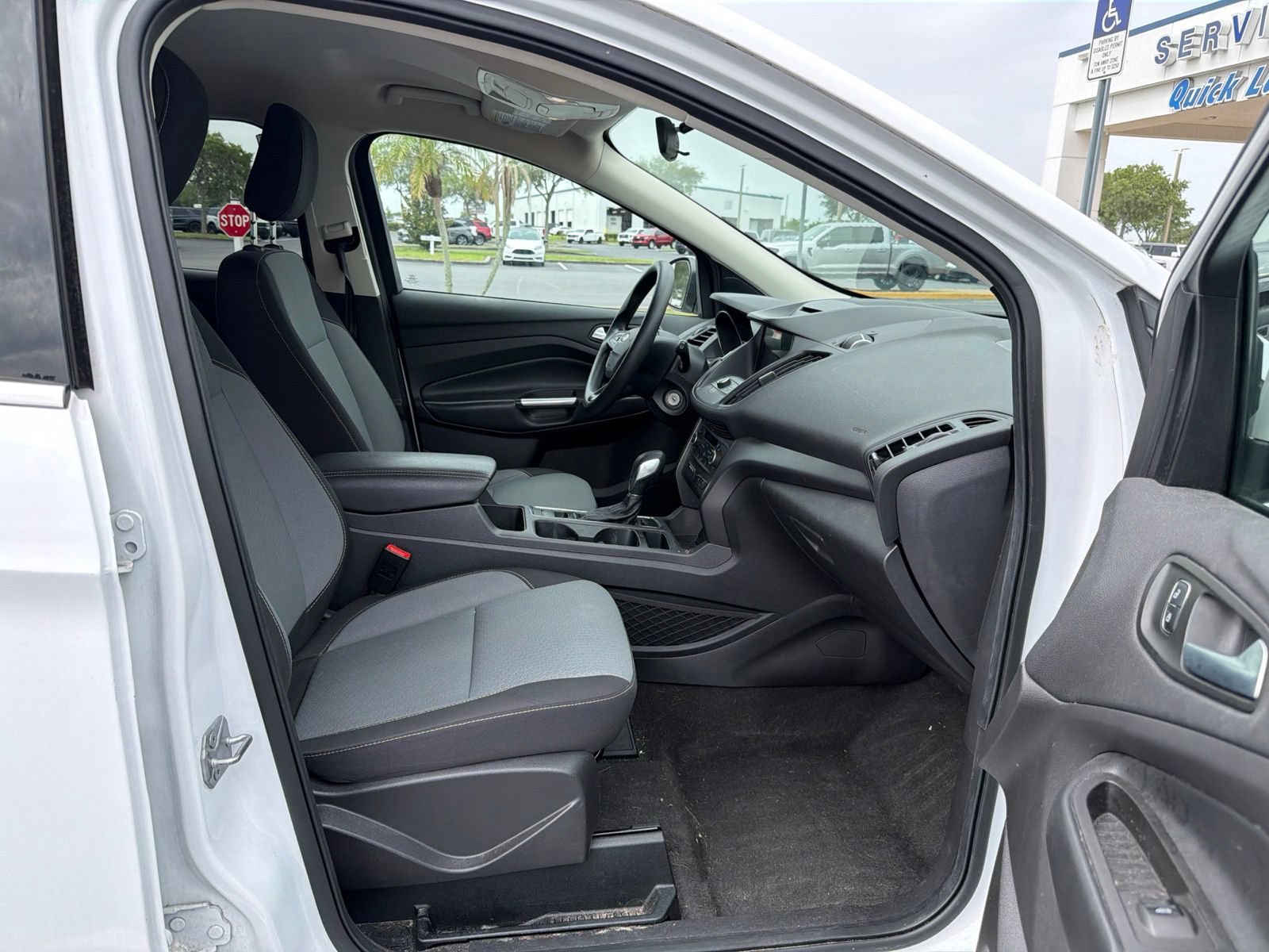 Used 2018 Ford Escape SE w/ SE Sync 3 Package AWD/4WD image 8