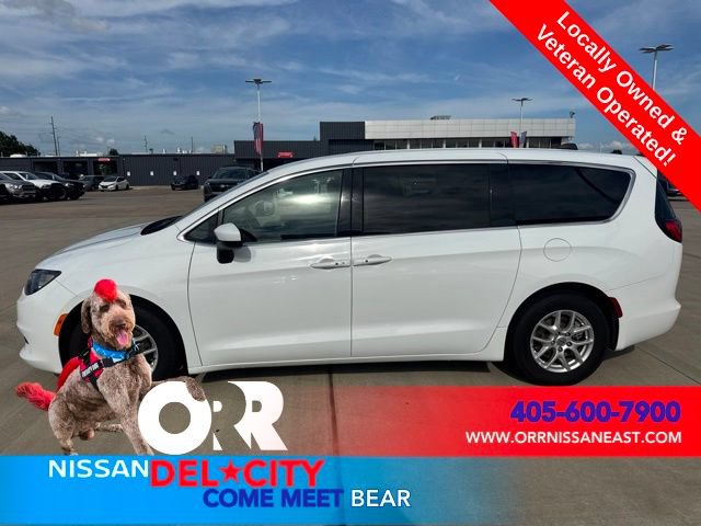 Used 2023 Chrysler Voyager LX FWD video 2