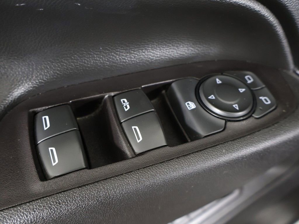 Used 2020 Chevrolet Equinox LT w/ Sport Edition image 38