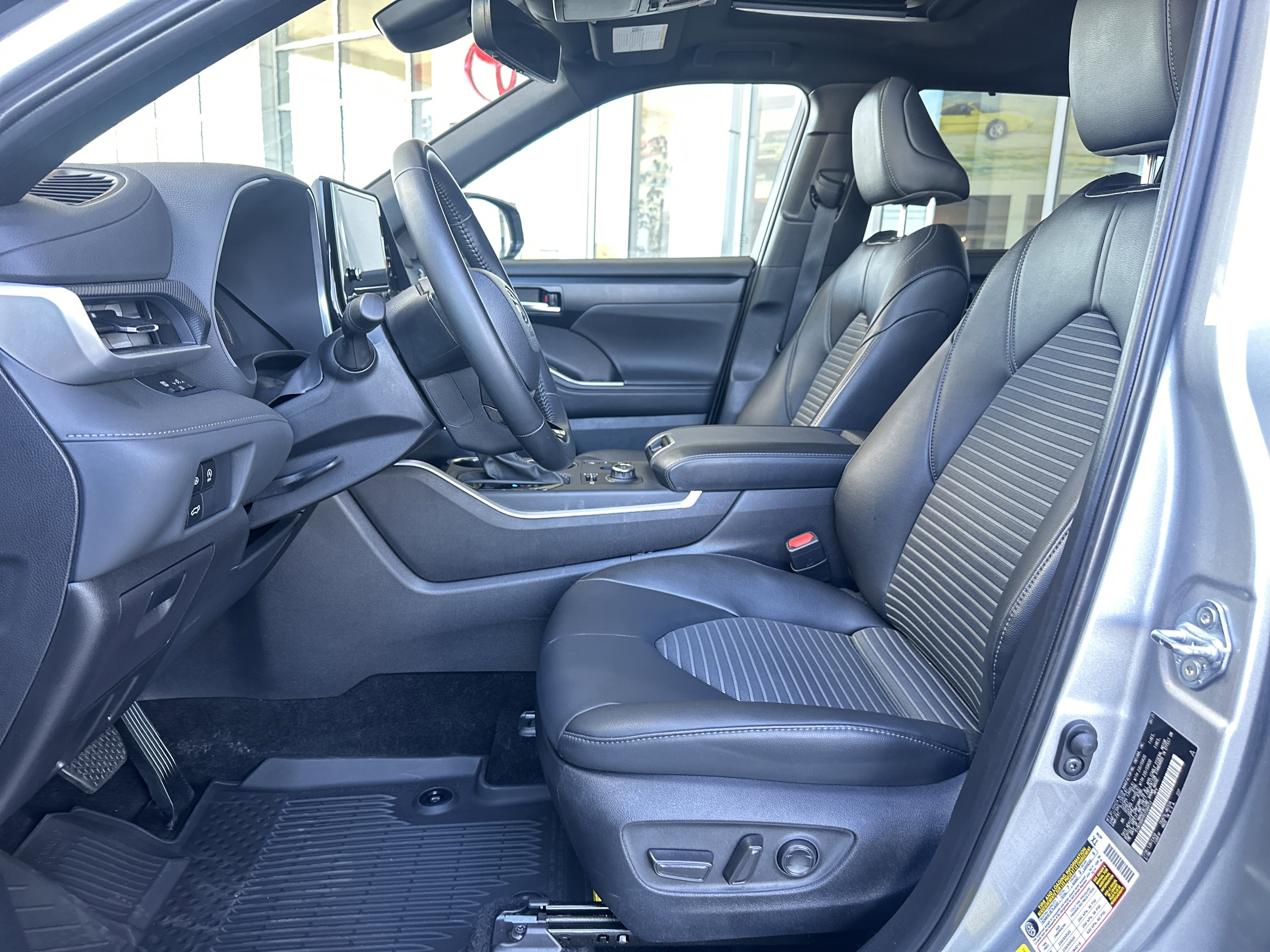 Certified 2025 Toyota Highlander XSE AWD/4WD image 13