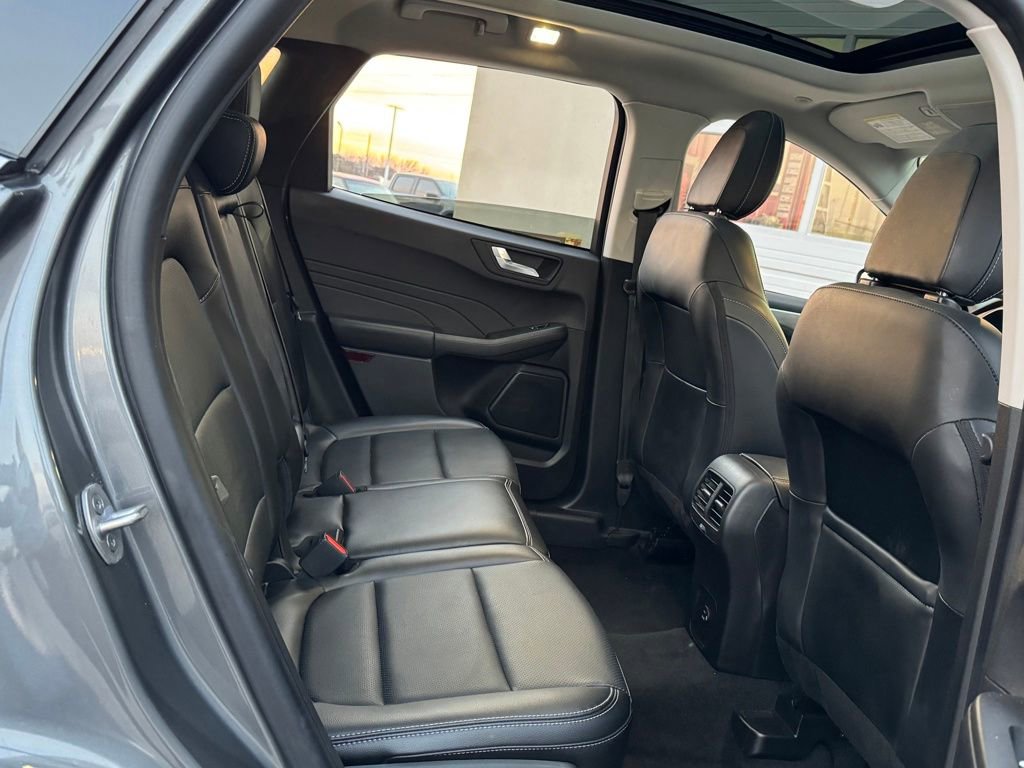 Used 2022 Ford Escape Titanium w/ Class II Trailer Tow Package image 29