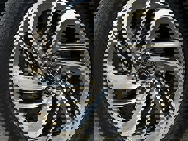 Used 2025 Lincoln Navigator Reserve image 9