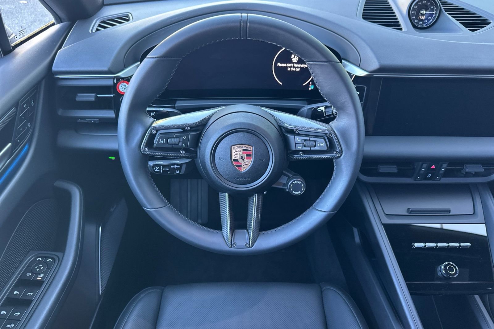 Certified 2025 Porsche Macan 4S Electric image 16