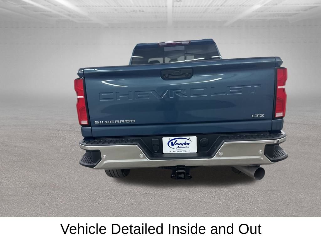 Used 2025 Chevrolet Silverado 2500 LTZ w/ LTZ Convenience Package image 11