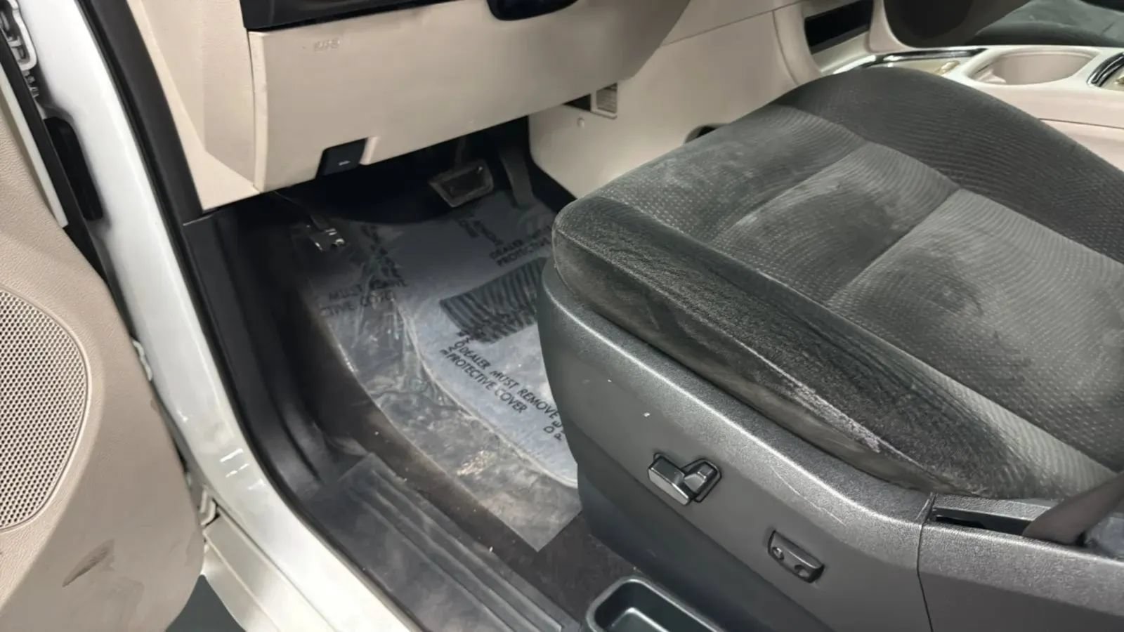 Used 2015 Dodge Grand Caravan SXT FWD image 27