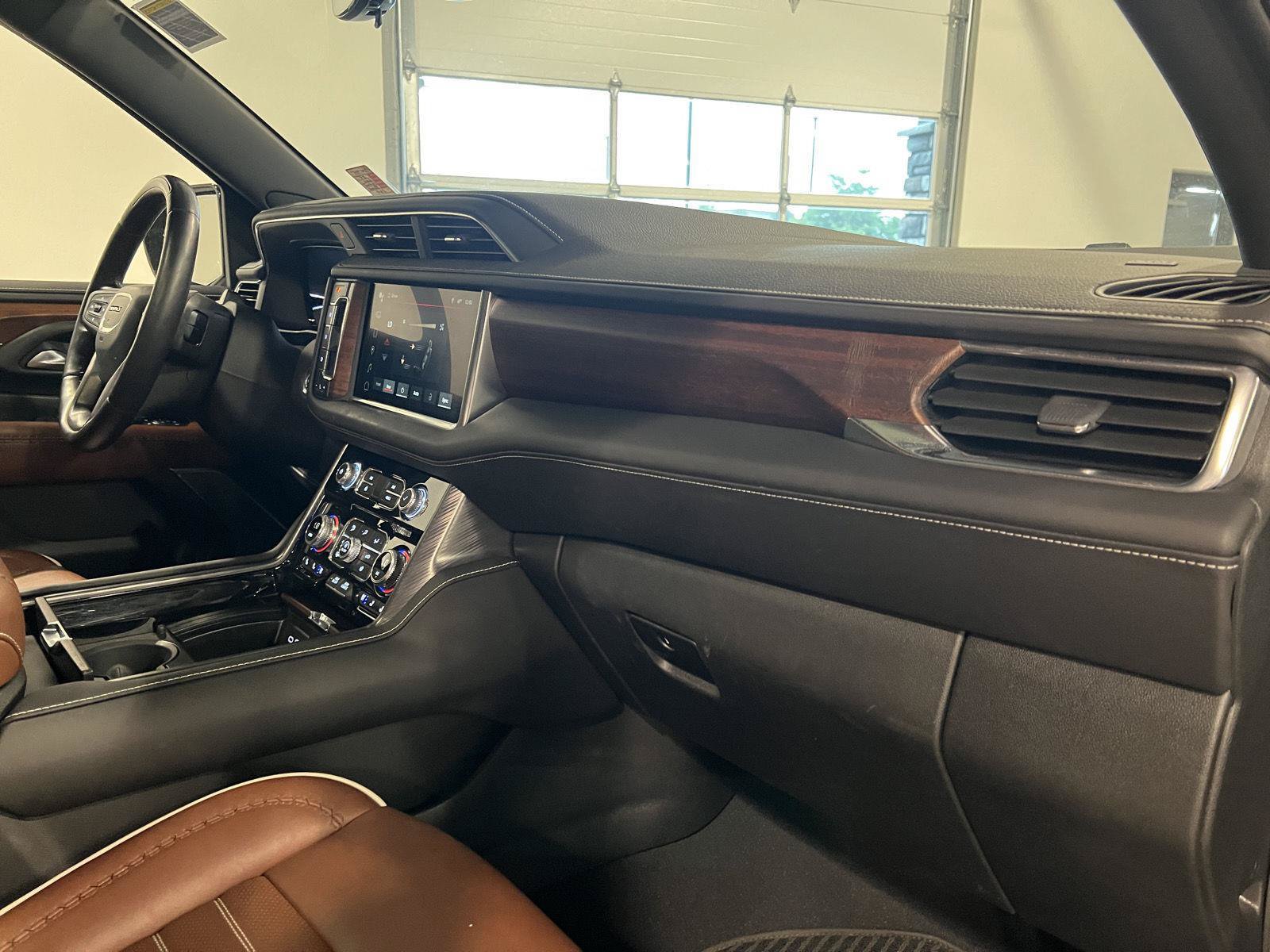 Used 2024 GMC Yukon Denali Ultimate AWD/4WD image 48