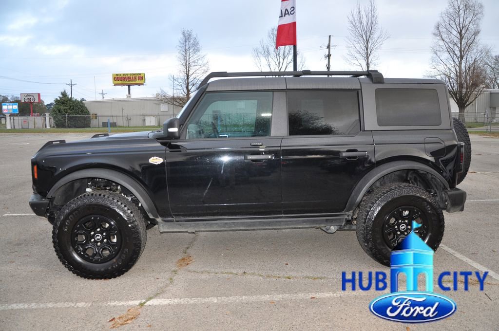 Used 2023 Ford Bronco Wildtrak image 2