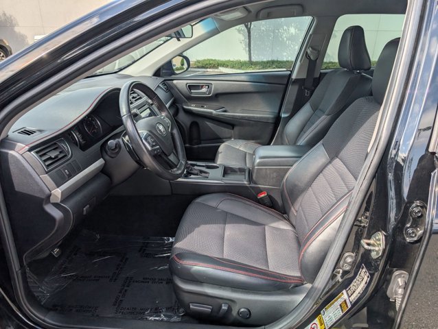 Used 2016 Toyota Camry SE FWD image 13