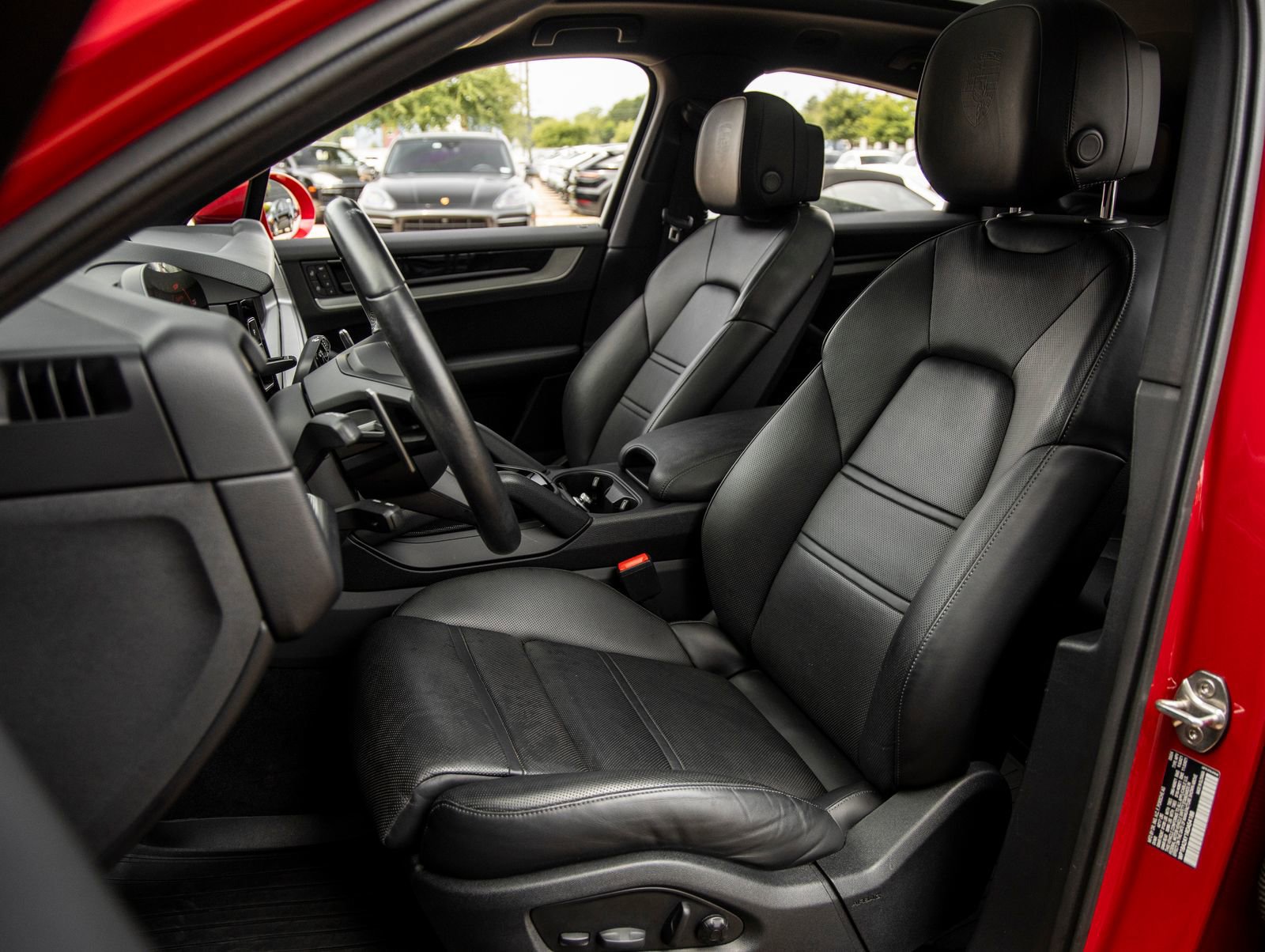 Certified 2024 Porsche Cayenne Coupe AWD/4WD image 5