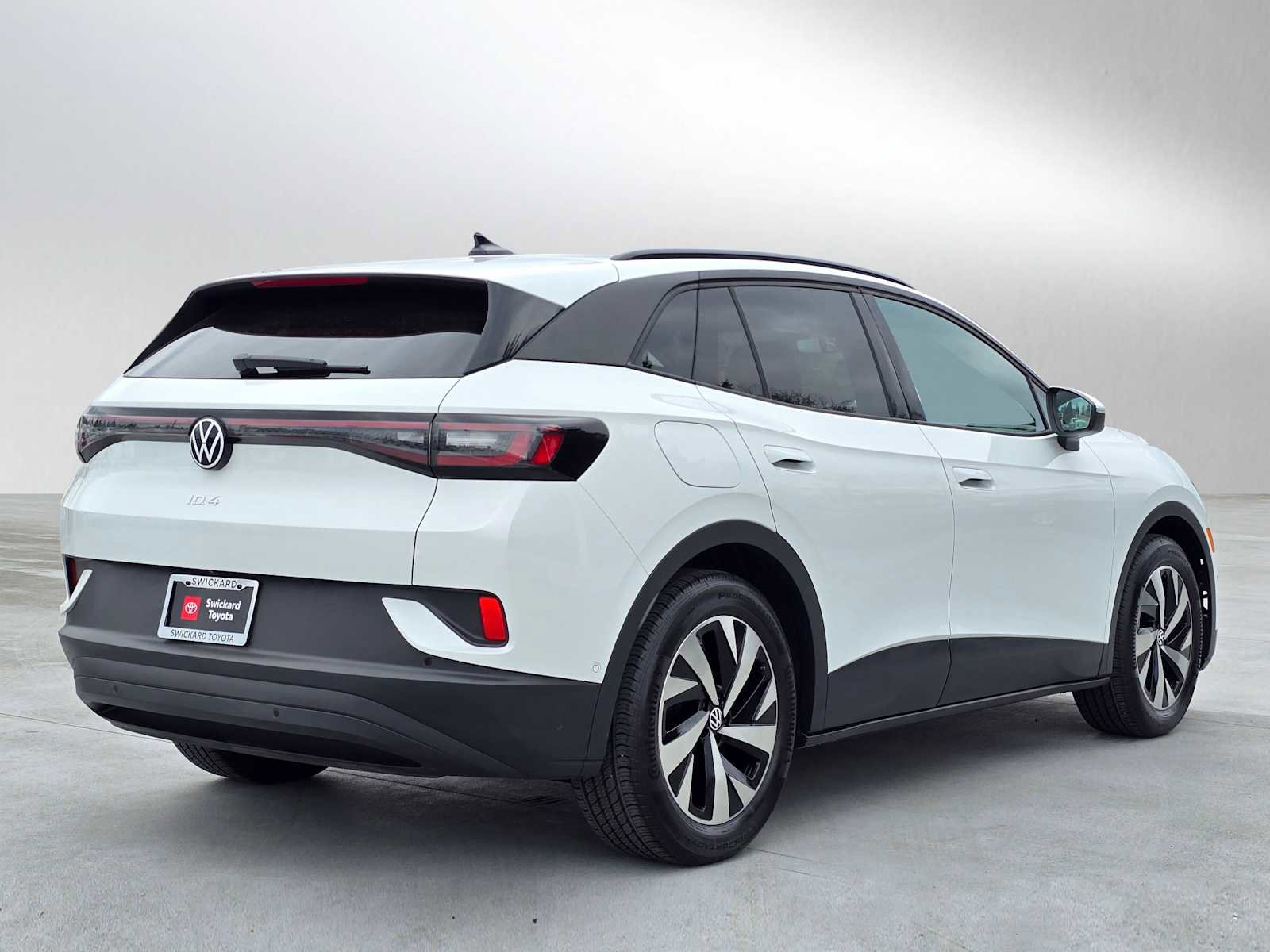 Used 2024 Volkswagen ID.4 2WD image 3