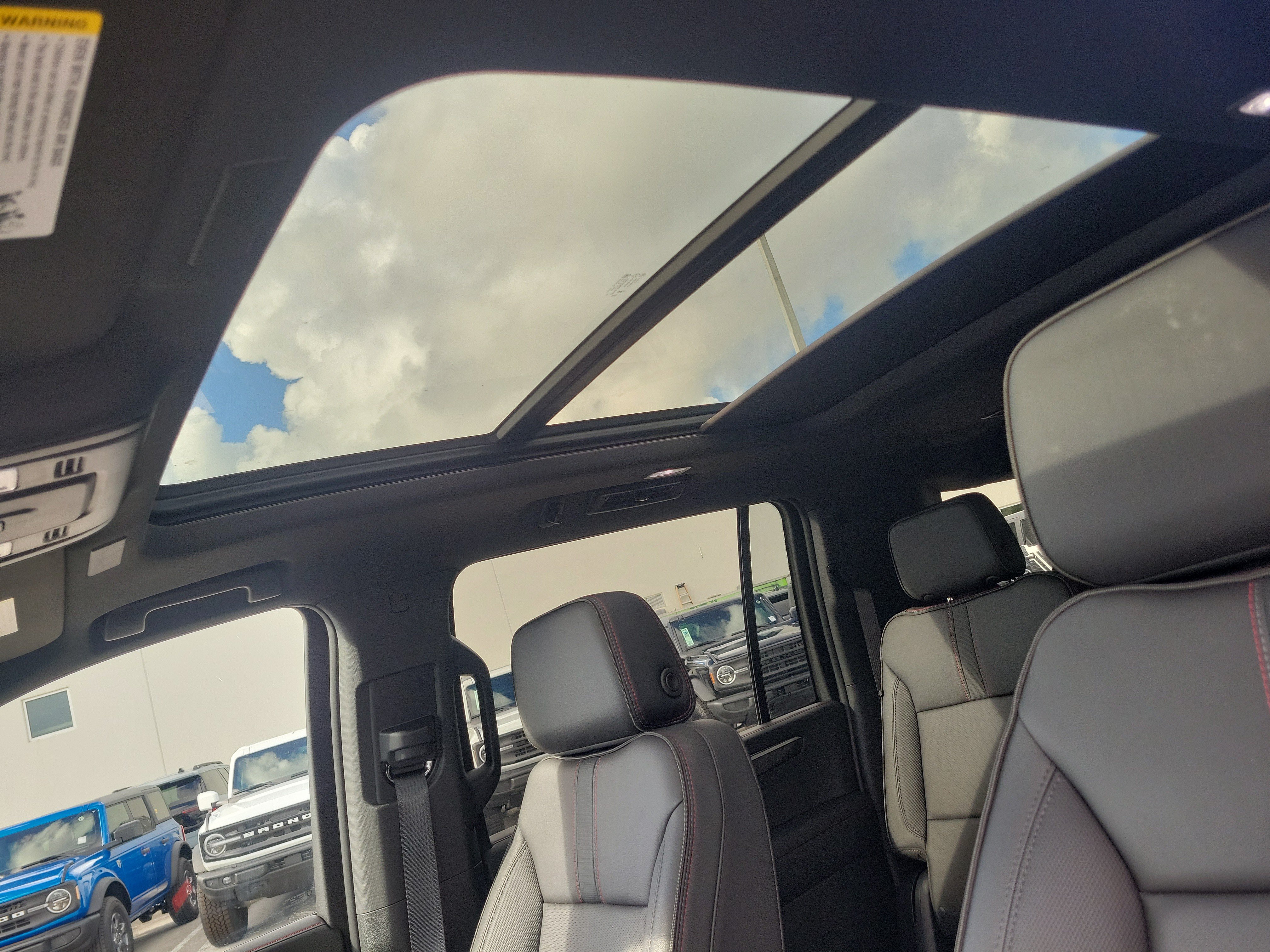 Used 2025 Chevrolet Suburban RST w/ Comfort Package RWD image 12