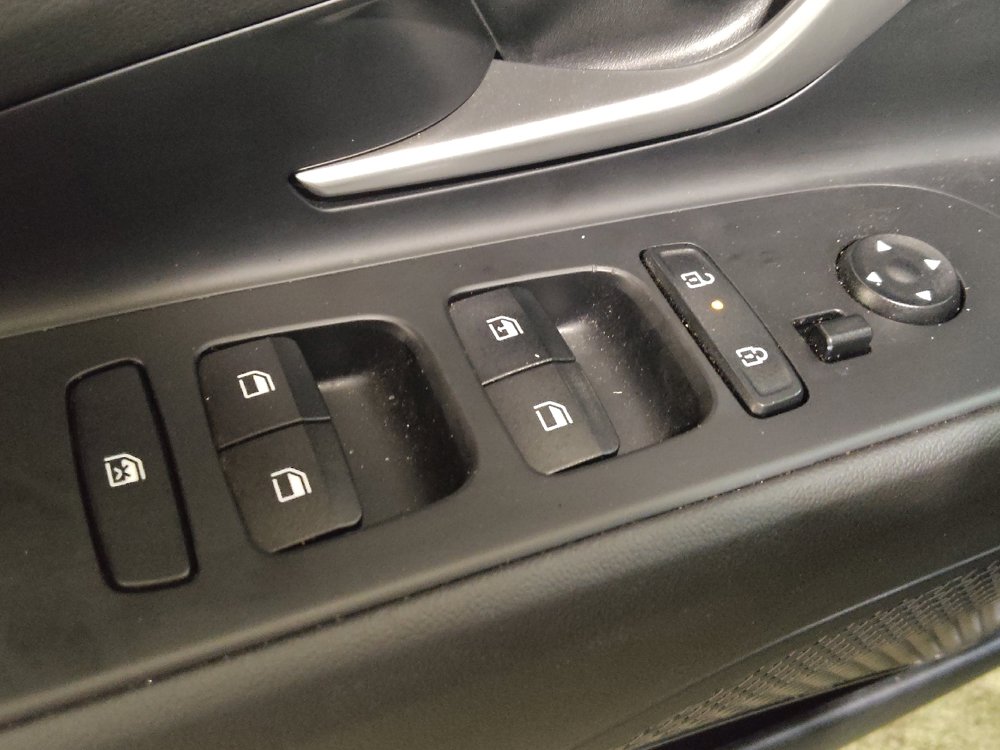 Used 2025 Hyundai Elantra SE w/ Cargo Package FWD image 27