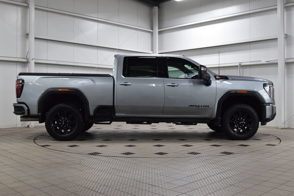 Used 2024 GMC Sierra 2500 AT4 w/ AT4 Preferred Package AWD/4WD image 9