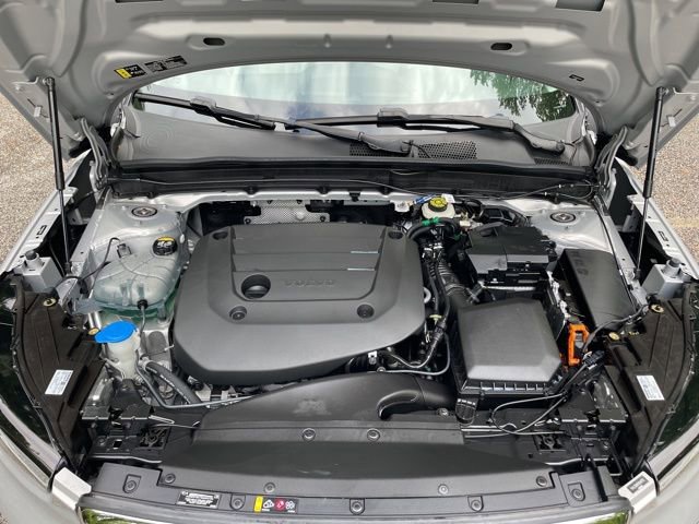 Certified 2023 Volvo XC40 B5 Plus w/ Climate Package AWD/4WD image 26