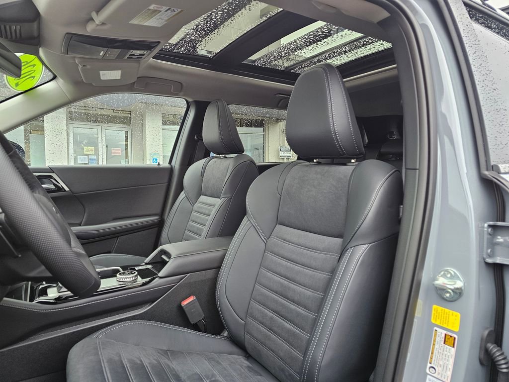 New 2026 Mitsubishi Outlander AWD image 18